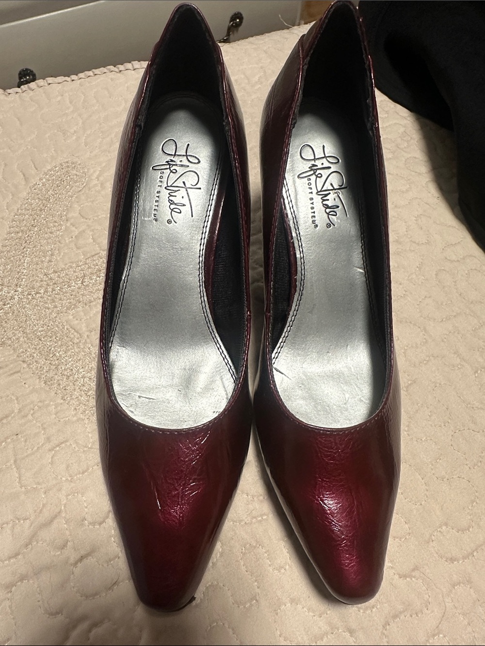 Life Stride Burgundy Pointed Toe Pumps